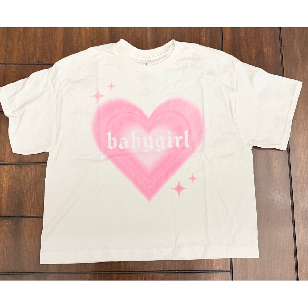NWOT Trust The Universe Babygirl Heart Graphic T-Shirt White Pink Y2K Boxy Tee M